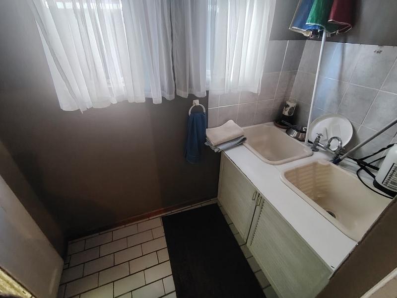 4 Bedroom Property for Sale in Wavecrest Eastern Cape
